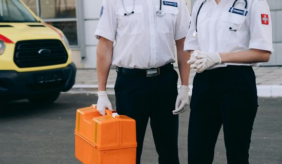 公主岭救护车转运病人车速和普通车一样快吗？